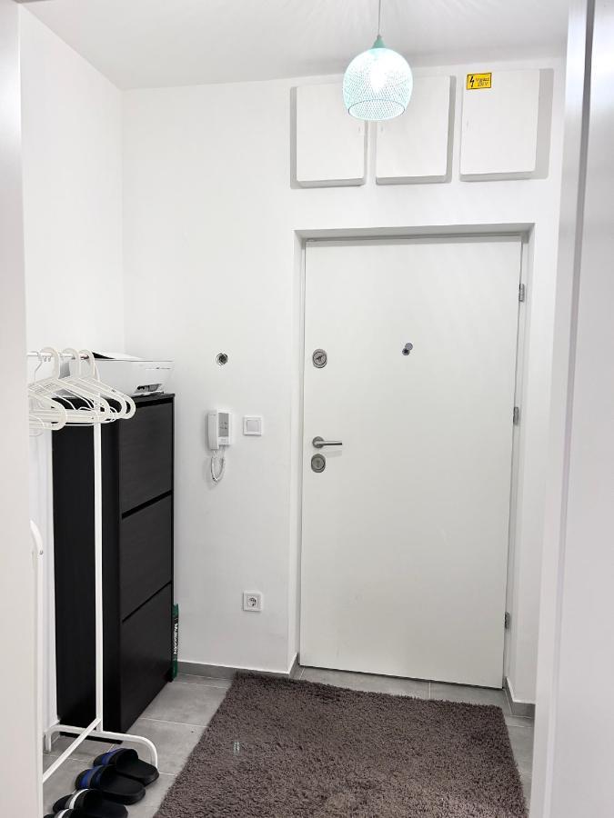 New 2022 Family&Friends Downtown Ac 3Br 2Ba Free Parking Big Balcony Near Metro&Train Station Self Check-In Apt Budapeste Exterior foto